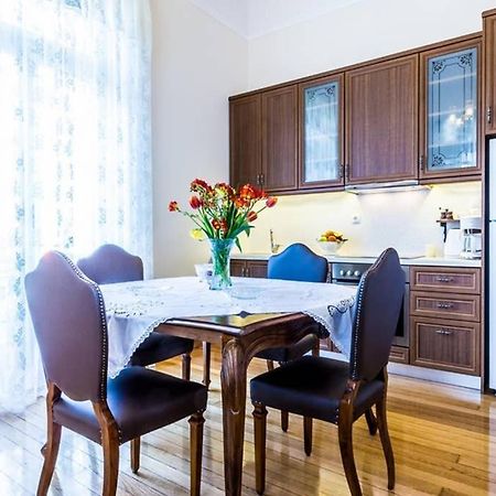 Neoclassical Apartment With 3 Bedrooms In 比雷埃夫斯 外观 照片