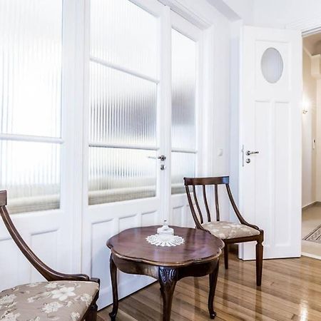 Neoclassical Apartment With 3 Bedrooms In 比雷埃夫斯 外观 照片