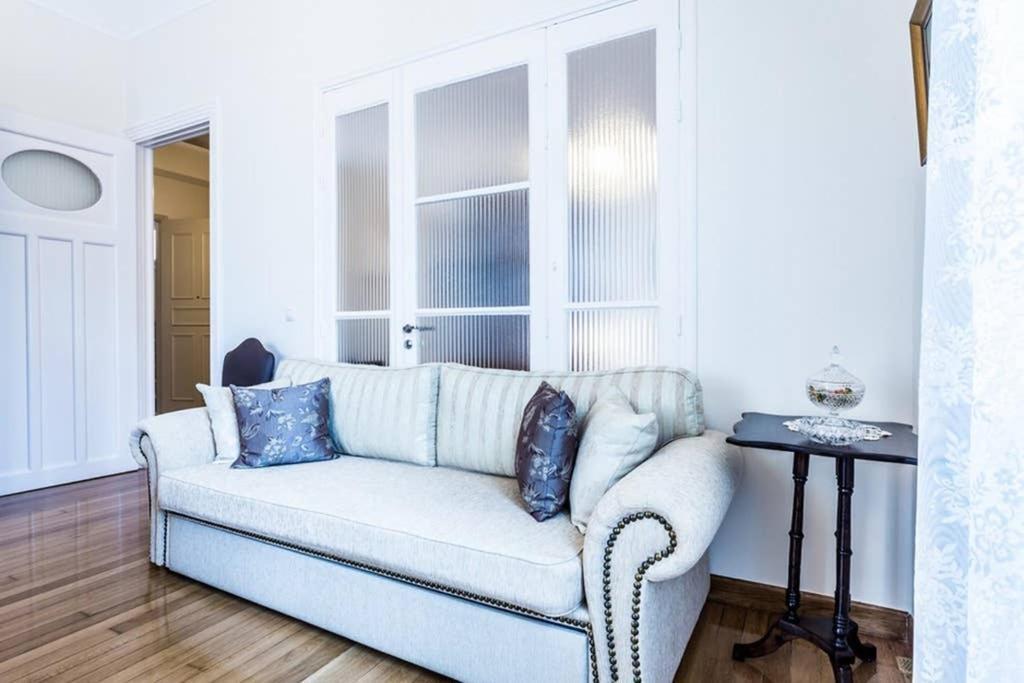 Neoclassical Apartment With 3 Bedrooms In 比雷埃夫斯 外观 照片