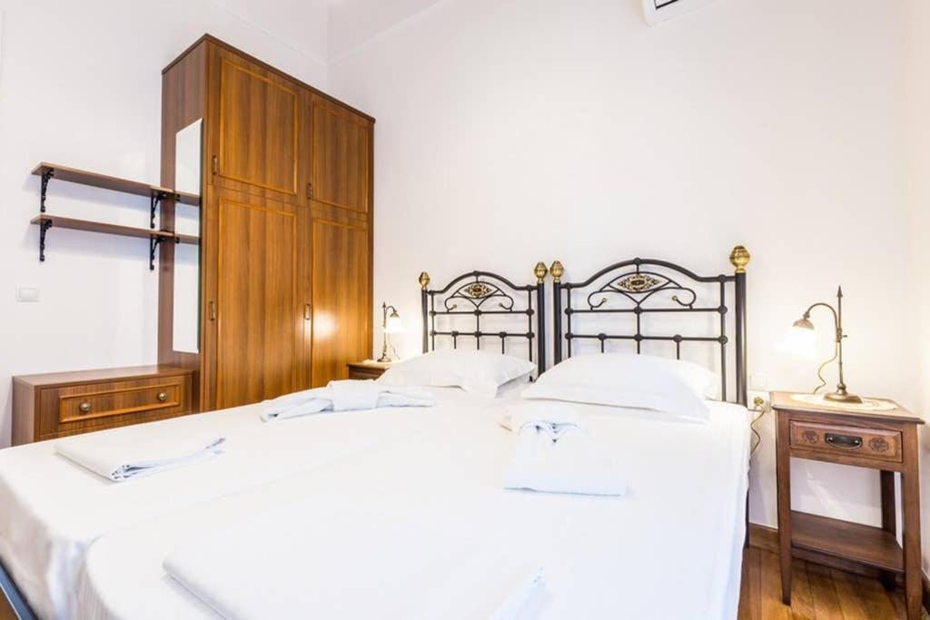 Neoclassical Apartment With 3 Bedrooms In 比雷埃夫斯 外观 照片