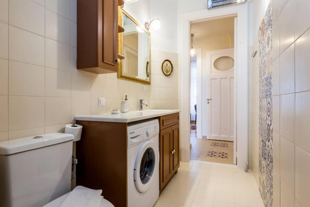Neoclassical Apartment With 3 Bedrooms In 比雷埃夫斯 外观 照片