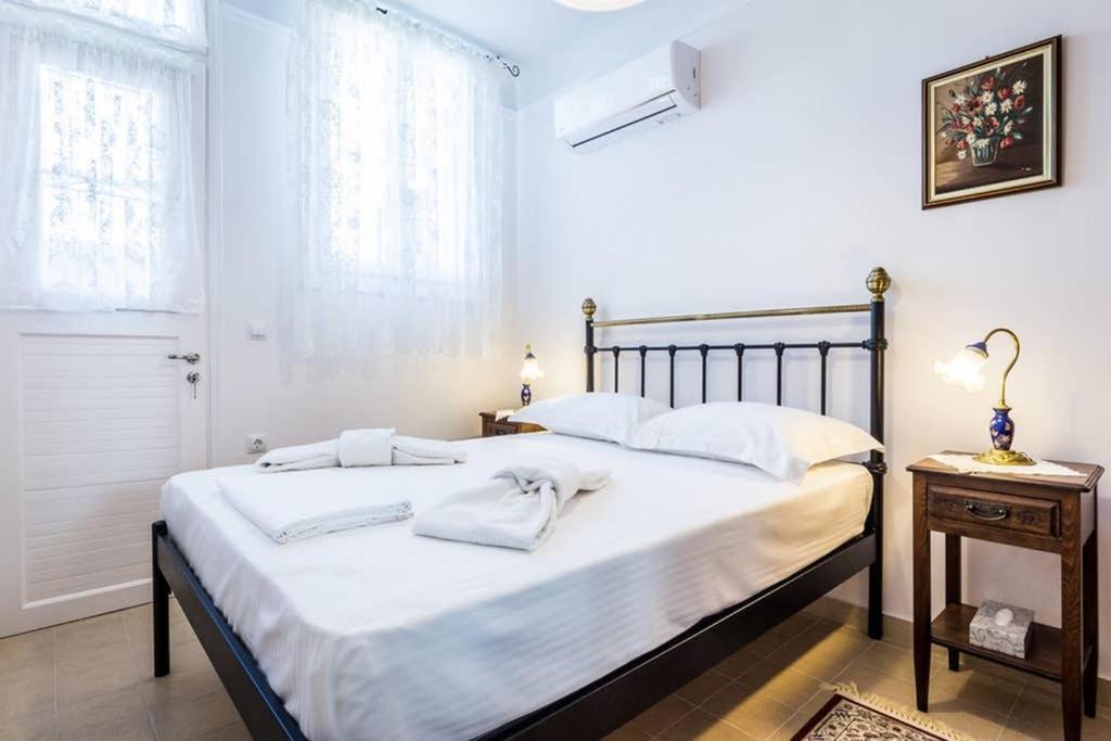 Neoclassical Apartment With 3 Bedrooms In 比雷埃夫斯 外观 照片