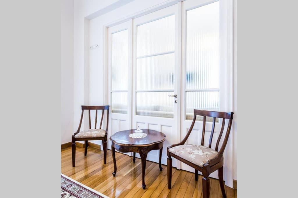 Neoclassical Apartment With 3 Bedrooms In 比雷埃夫斯 外观 照片