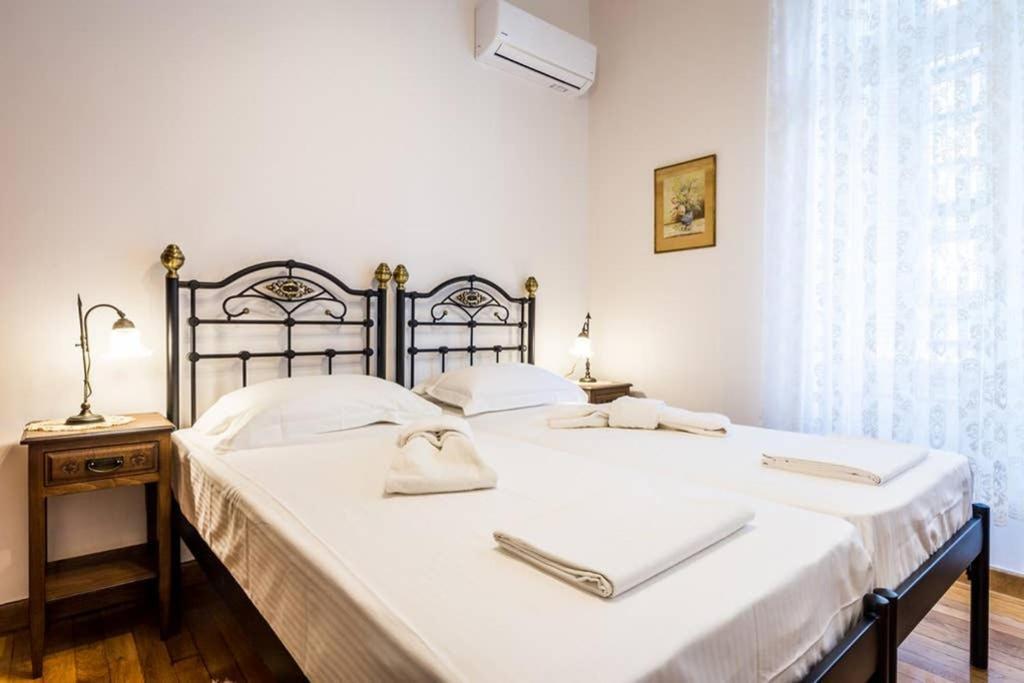 Neoclassical Apartment With 3 Bedrooms In 比雷埃夫斯 外观 照片