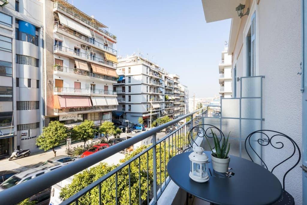 Neoclassical Apartment With 3 Bedrooms In 比雷埃夫斯 外观 照片